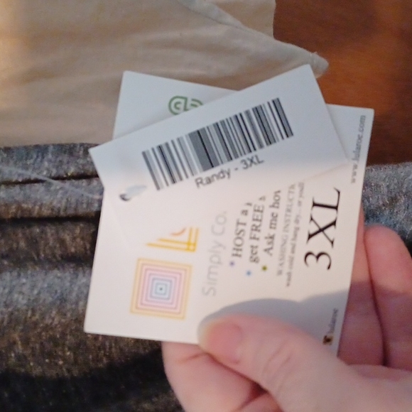 LuLaRoe Randy - Picture 3 of 4